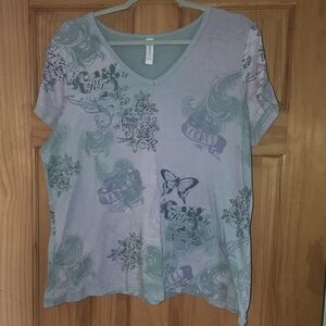 Plus Women's Graphic V-Neck Top